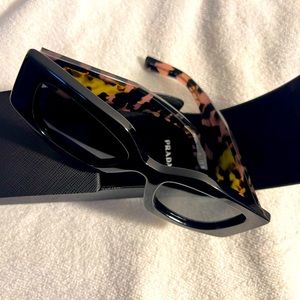 PRADA DESIGNER SUNGLASSES